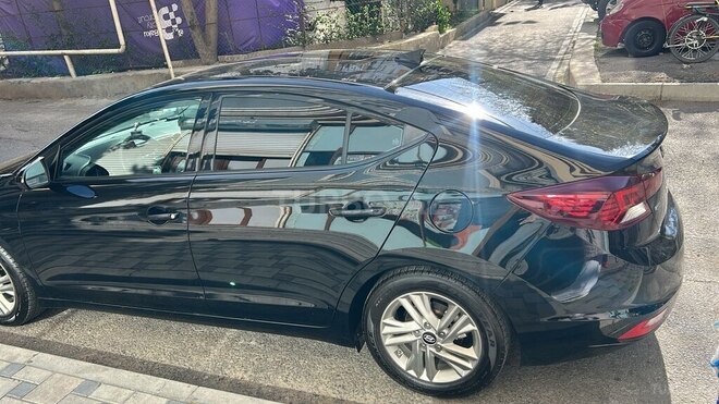 Hyundai Elantra-6