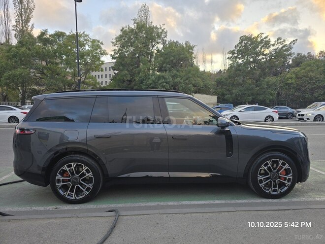 Lynk & Co 900-2