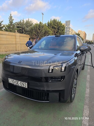 Lynk & Co 900-5