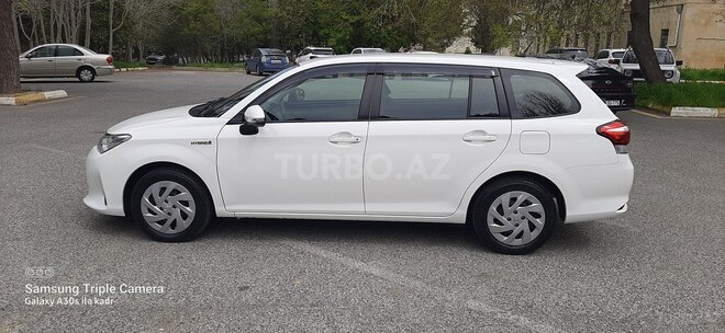 Toyota Corolla Fielder-4