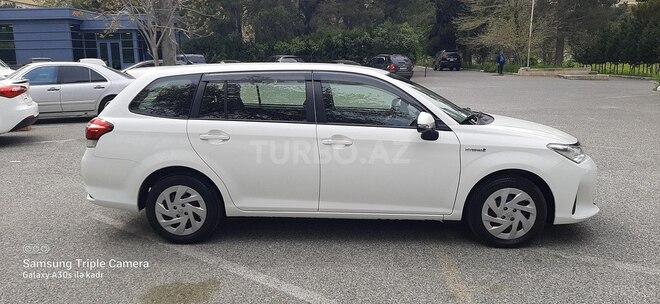 Toyota Corolla Fielder-2