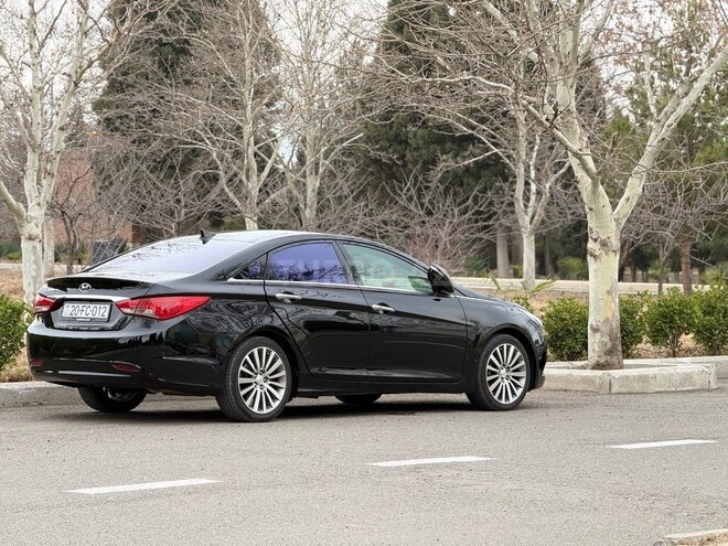 Hyundai Sonata-11