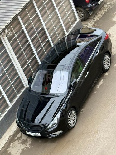 Hyundai Sonata-13