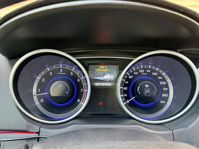 Hyundai Sonata-17