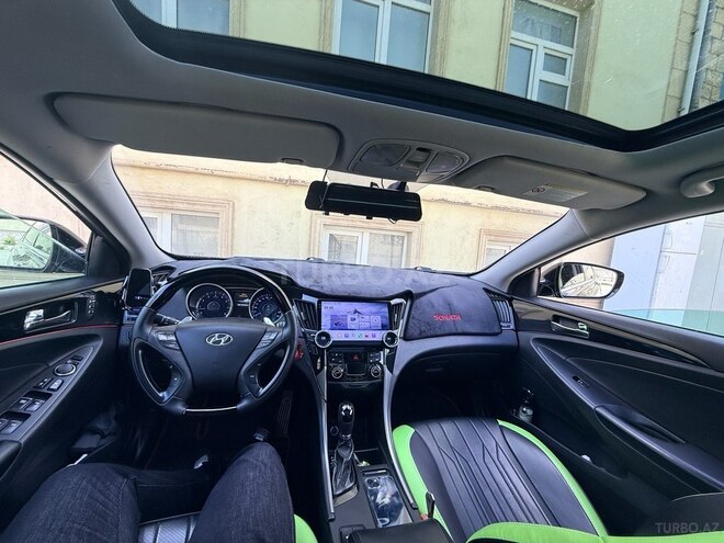 Hyundai Sonata-16