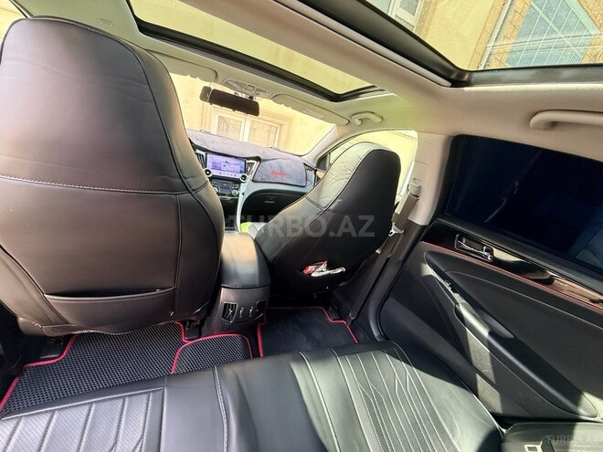Hyundai Sonata-15