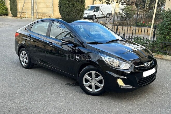 Hyundai Accent-2