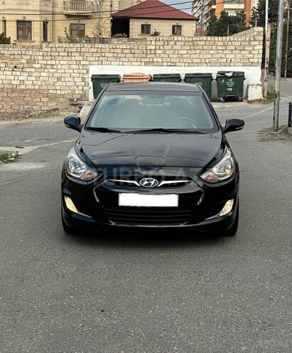 Hyundai Accent-4