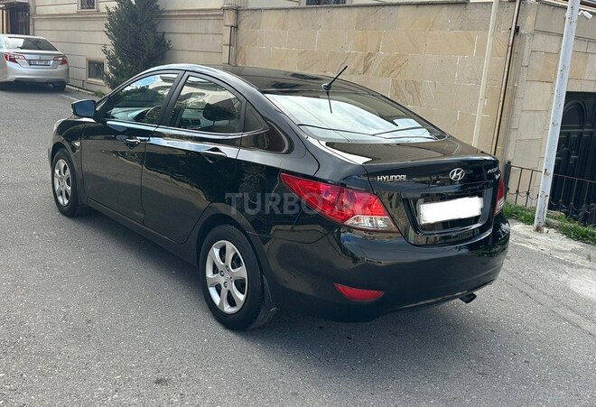 Hyundai Accent-9