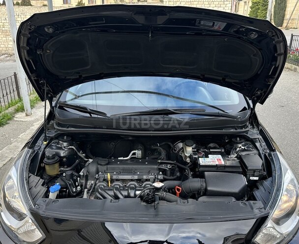 Hyundai Accent-12