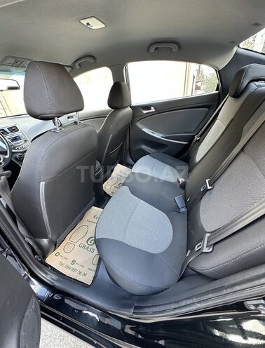 Hyundai Accent-10