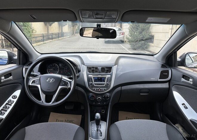 Hyundai Accent-8