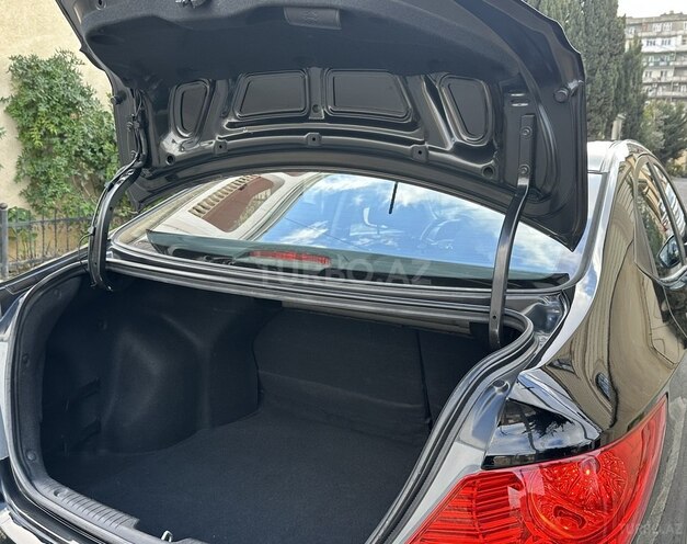 Hyundai Accent-13