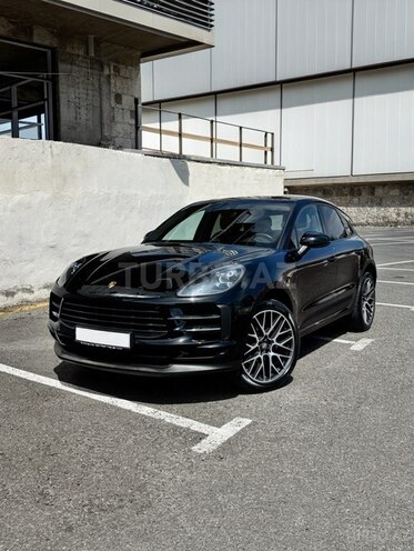 Porsche Macan-2