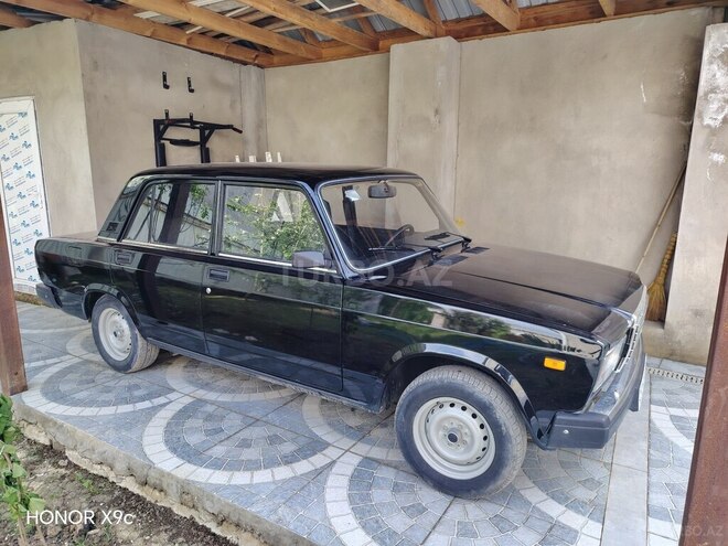 LADA (VAZ) 2107-2