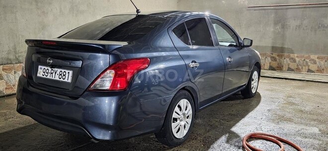 Nissan Versa-2
