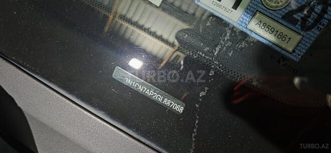Nissan Versa-6
