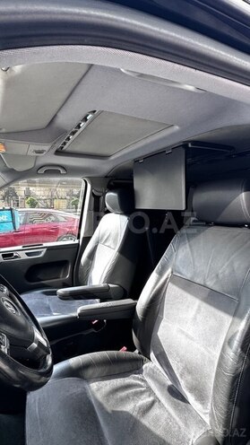 Volkswagen Multivan-11