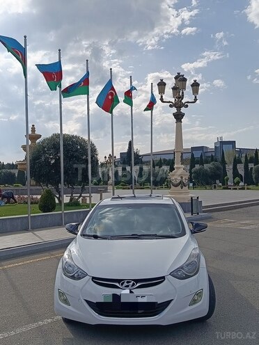 Hyundai Elantra-4