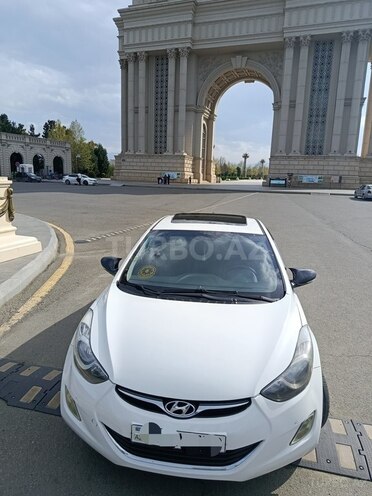 Hyundai Elantra-2