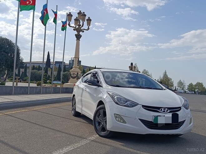 Hyundai Elantra-5