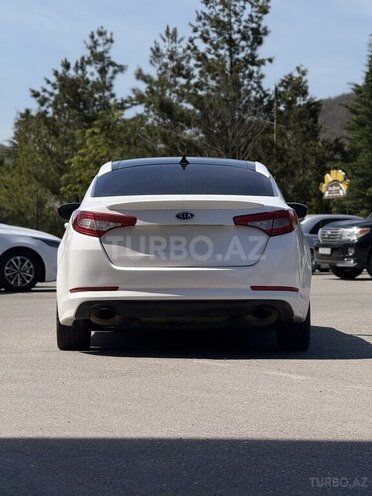 Kia Optima-4