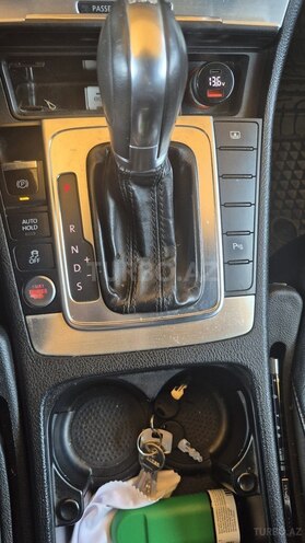 Volkswagen Passat-12