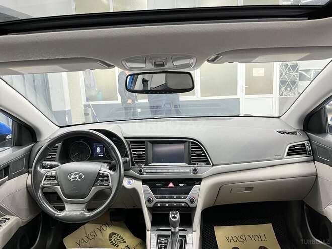 Hyundai Elantra-9