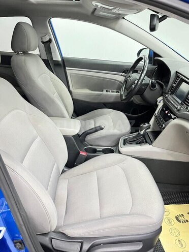 Hyundai Elantra-8