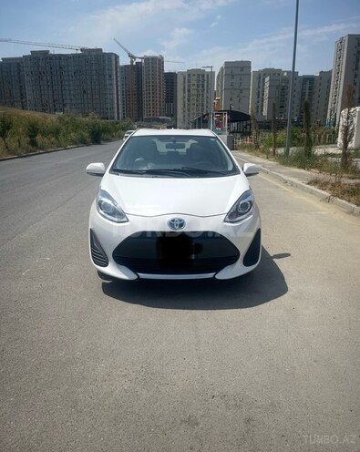 Toyota Aqua-1