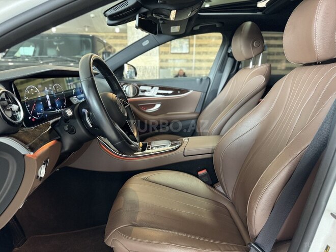 Mercedes E 350-13