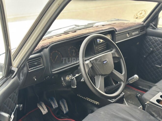 LADA (VAZ) 2107-2