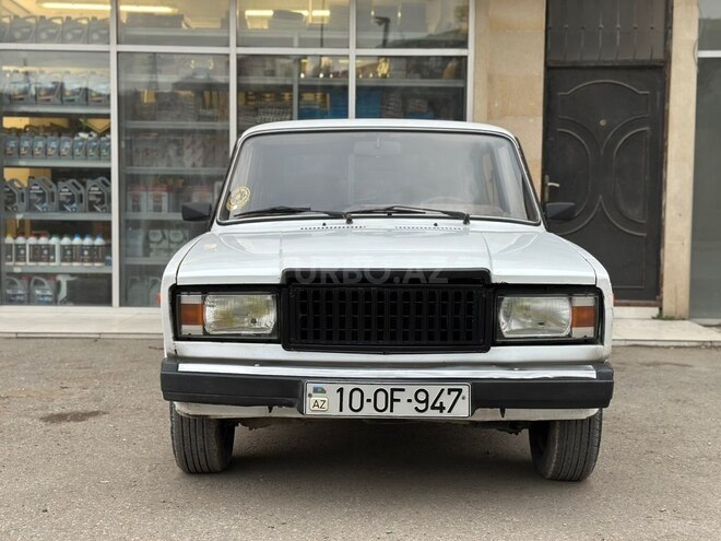 LADA (VAZ) 2107-1