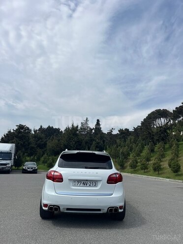 Porsche Cayenne-7