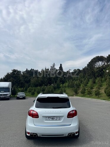 Porsche Cayenne-6