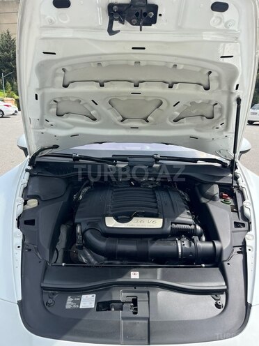 Porsche Cayenne-12