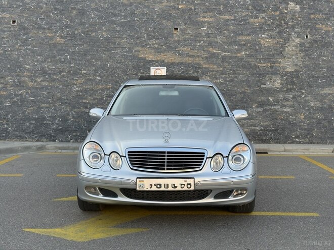 Mercedes E 220-1