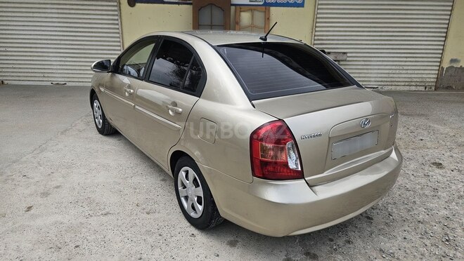 Hyundai Accent-3