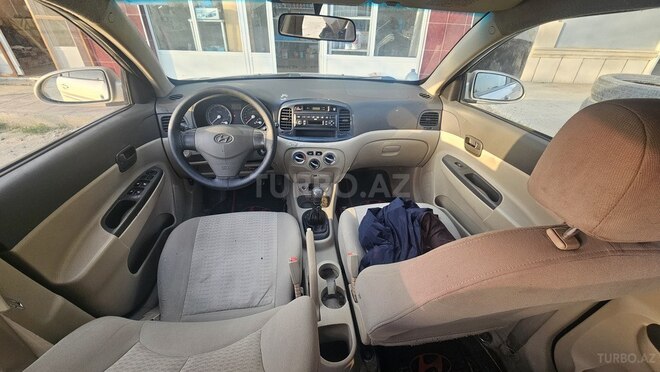Hyundai Accent-9