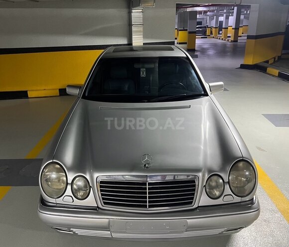 Mercedes E 240-2