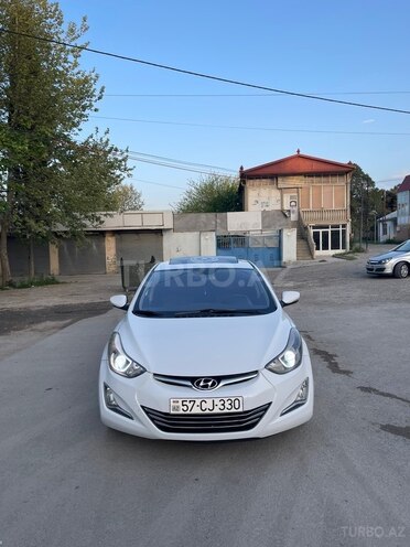 Hyundai Elantra-1