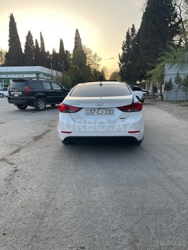 Hyundai Elantra-2