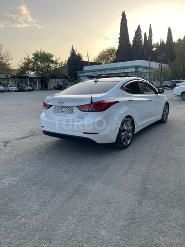 Hyundai Elantra-4