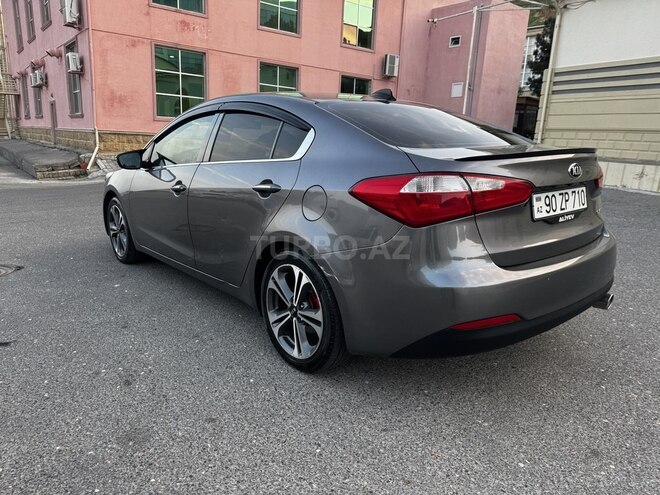 Kia Cerato-5
