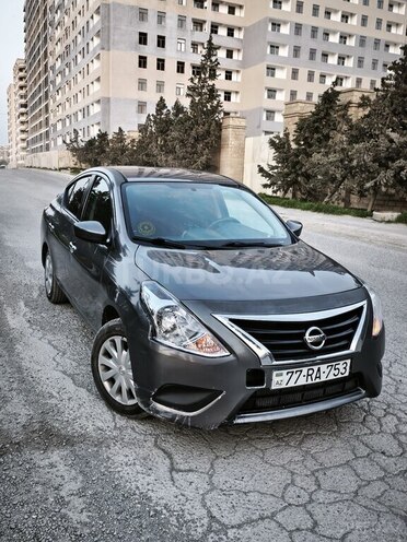 Nissan Versa-2