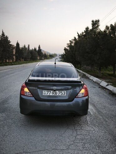 Nissan Versa-5