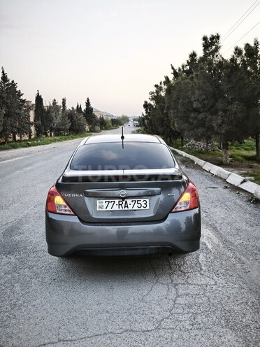 Nissan Versa-6