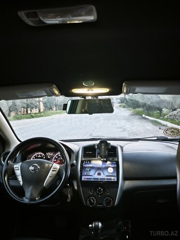 Nissan Versa-8