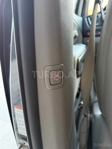 Kia Carnival-7