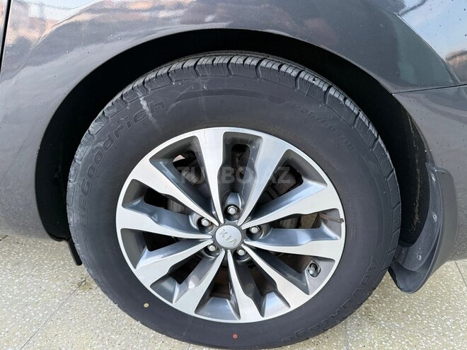 Kia Carnival-8